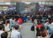 JackeyLove回归赛场，惊险取胜首场状态亮眼，曼联观众沸腾！